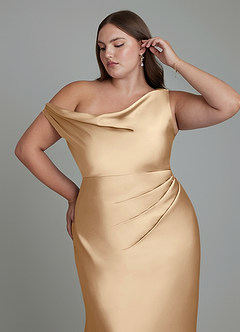 Azazie Emerson Robes de demoiselle d'honneur Robe Sirène en Satin extensible Épaules dénudées Champagne image5