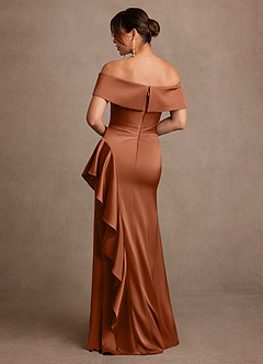 Azazie Kirsty Mère de la mariée Robes Robe Fourreau en Satin extensible Épaule décolletée Cuivre image2