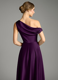 Azazie Xanthe Robes de demoiselle d'honneur Robe Trapèze en Satin extensible Épaules dénudées Grain De Raisin image6