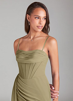 Azazie Amyra Abiti da Damigella Abito Convertibile Tubino in Chiffon a Spalla Scoperta Verde Muschio image2