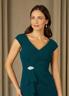 Azazie Nola Mère de la mariée Robes Robe Fourreau en Mousseline de soie Col en V Plissé Vert Pin image4