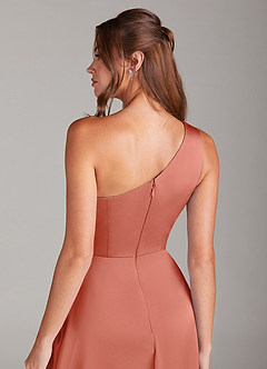 Azazie Brooke Robes de demoiselle d'honneur Robe Trapèze en Satin extensible Une épaule Rose Saumon image3