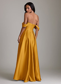 Azazie Loisa Abiti da Damigella Abito A-Line in Raso Elasticizzato a Spalla Scoperta Caramello image2