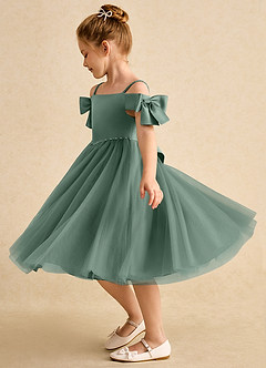 Azazie Amie Blumenmädchenkleider A-Linie Schulterfrei Matte Satin Kleid Eukalyptus image4