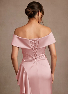 Azazie Kirsty Mère de la mariée Robes Robe Fourreau en Satin extensible Épaule décolletée Rose Poudré image7