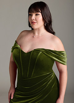 Azazie Jas Robes de demoiselle d'honneur Robe Fourreau Convertible en velours Schulterfreies Korsett Olive image15