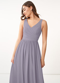 Azazie Keyla Robes de demoiselle d'honneur Robe Trapèze en Mousseline de soie Col V plissé Brume image21