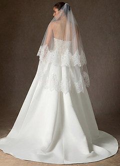 front Two-Tier Scalloped Lace Evangeline Fingertip Veil