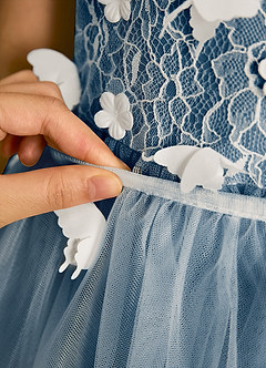 Azazie Darlina Robe Demoiselle D'honneur Fillette Robe Princesse en Tulle Dentelle Ivoire Bleu Bermudes image12