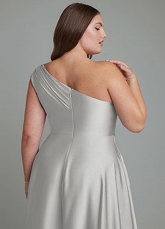 Azazie Melanie Jurken voor bruidsmeisjes Jurk van Stretch Satijn met A-lijn Off-shoulder Zilver image13