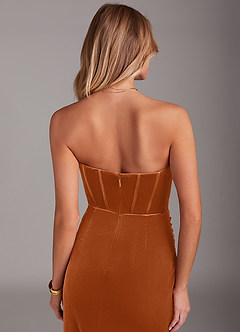 Azazie Larisa Vestidos de damas de honor Vestido de Naranja Quemada de terciopelo de Corte Recto Convertible con Sin tirantes image10