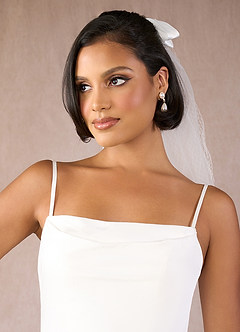 front Vintage Bow Veil