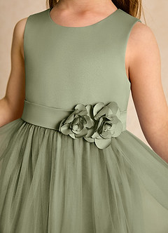 Azazie Miracle Blumenmädchenkleider A-Linie Schleifen Matte Satin Kleid Pistazie image6