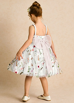 Azazie Peppa vestidos de niña de las flores Vestido de Marfil Pétalo De Rosa de Tul de Corte En A con Escote de Corazón image5
