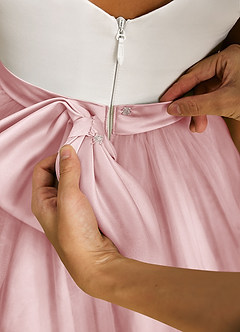 Azazie Sprout Robe Demoiselle D'honneur Fillette Robe Trapèze en Tulle Arc Rose Poudré image5