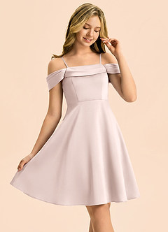 Azazie Anselie Junior Robe Trapèze en Satin extensible Épaules dénudées Rose Pâle image1