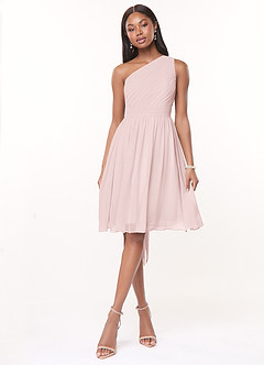 Azazie Katrina Robes de demoiselle d'honneur Robe Trapèze en Mousseline de soie Ue épaule Rose Pâle image1