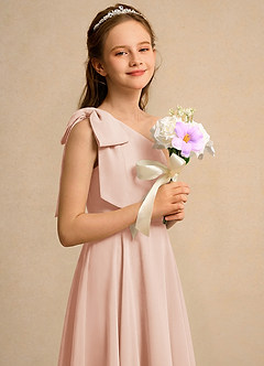 Azazie Guppy Girls Formal vestidos de niña de las flores Vestido de Rosa Inglesa de Gasa de Corte en A con Hombro unilateral image4