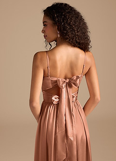 Azazie Zeya Robes de demoiselle d'honneur Robe Trapèze en Satiné métallisé Plissée Bronze image4