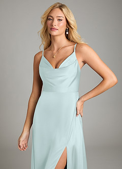 Azazie Sarella Vestidos de damas de honor Vestido de Vidrio Marino de Satén Elástico de Corte en A con Plisado image3