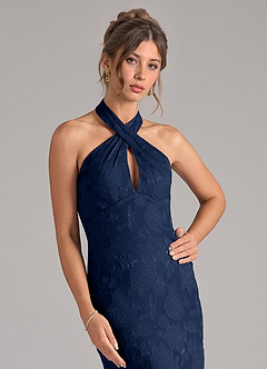 Azazie Marlissa Robes de demoiselle d'honneur Robe Fourreau en Blumen-Burnout Plissée Bleu Marine Foncé image4