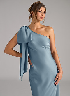 Azazie Capri Robes de demoiselle d'honneur Robe Sirène en Satin extensible Ue épaule Bleu Poussiéreux image5