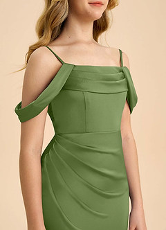 Azazie Saige Junior Robe Fourreau en Satin extensible Épaule décolletée Genévrier image6