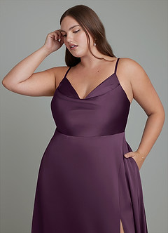 Azazie Sarella Robes de demoiselle d'honneur Robe Trapèze en Satin extensible Plissé Prune image9