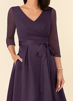 Azazie Maritza Mère de la mariée Robes Robe Trapèze en Mat Satiné Plissée Prune image4