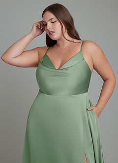 Azazie Sarella Vestidos de damas de honor Vestido Matcha de Satén Elástico de Línea A con Plisado image9