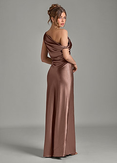 Azazie Emerson Jurken voor bruidsmeisjes Jurk van Metaalachtig Satijn met Zeemeermin Off-shoulder Espresso image6