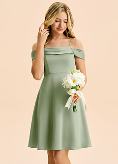 Azazie Anselie Junior Robe Trapèze en Satin extensible Épaules dénudées Vert Sauge image4