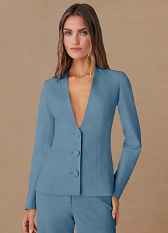 front Elara Azul Claro Traje de dos piezas de tejido refinado con escote pronunciado