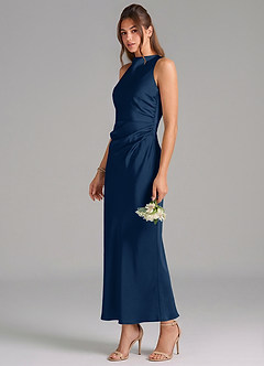 Azazie Evadne Vestidos de damas de honor Vestido de Azul Marino Oscuro de Satén Elástico de Corte Recto con Plisado image1