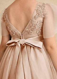 Azazie Queenie Robe Demoiselle D'honneur Fillette Robe Trapèze en Dentelle Rose Perle image6