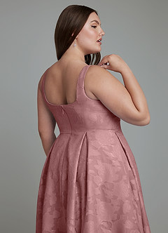 Azazie Amalie Robes de demoiselle d'honneur Robe Trapèze en Blumen-Burnout Plissé Rose Poussiéreuse image8