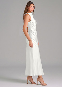 Azazie Evadne Robes de demoiselle d'honneur Robe Fourreau en Satin extensible Plissée Blanc image4