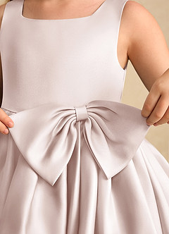 Azazie Jessie Blumenmädchenkleider A-Linie Schleifen Matte Satin Kleid Blassrosa image7