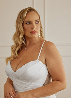 Christian Siriano Bridal for Azazie 2004 Robes de mariée Robe Fourreau en Crêpe Dos Satin Dentelle Diamant Nude image17