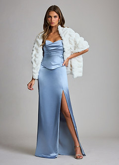 front Luxurious Bubble-Textured Faux Fur Bridal Shawl