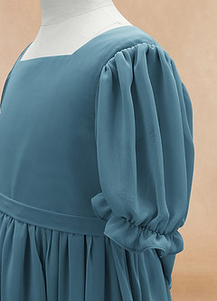 Azazie Joss Robe Demoiselle D'honneur Fillette Robe Trapèze en Mousseline de soie avec manches Bermude image8