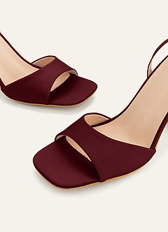 front Escarpins à bout carré en satin stretch assorti