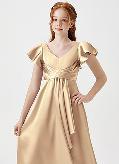 Azazie Omari Junior Vestido de Oro de Satén Metálico de Corte En A con Plisado image4