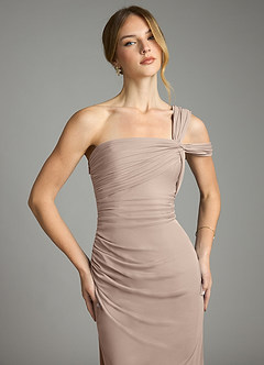 Azazie Tati Jurken voor bruidsmeisjes Jurk van Mesh met Kolom Off the Shoulder Taupe image1