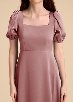 Azazie Briar Junior Robe Trapèze en Satin extensible Arc Rose Poussiéreuse image8