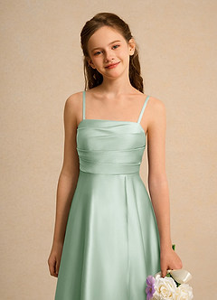 Azazie Pebbles Girl vestidos de niña de las flores Vestido de Agave de Satin Mate de Corte En A con Plisado image4