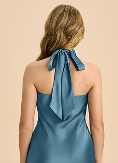 Azazie Chickie Junior Vestido de Bermudas de Satén Elástico de Corte Recto con Plisado image6