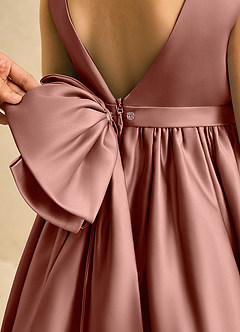 Azazie Doodle Robe Demoiselle D'honneur Fillette Robe Princesse en Mat Satiné Arc Rose De Cèdre image6