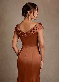 Azazie Aberdeen vestidos de madre de la novia Vestido de Cobre de Satén Elástico de Corte Recto con Plisado image5
