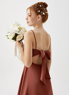 Azazie Shale Junior Robe Trapèze en Satin extensible Auburn image1